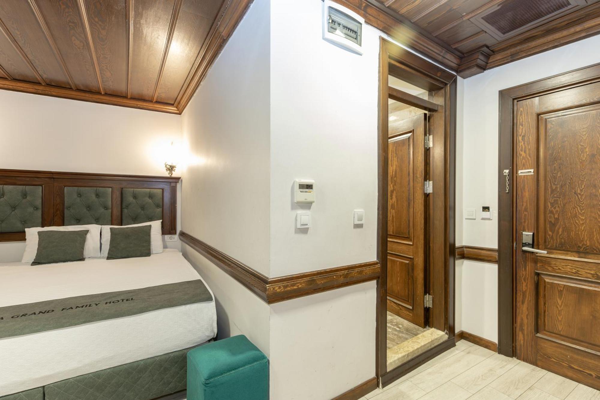 Bursa Grand Family Hotel Bagian luar foto